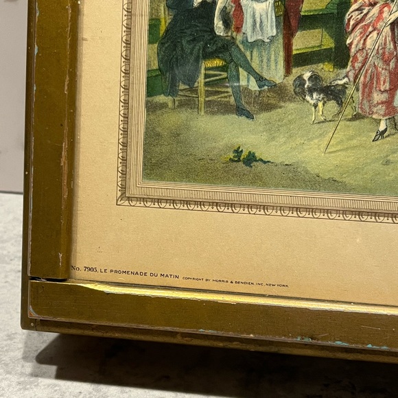 Vintage Vanity Box With Mirror and Print of a French 18th-Century Pastoral Scene - Picture 14 of 16
